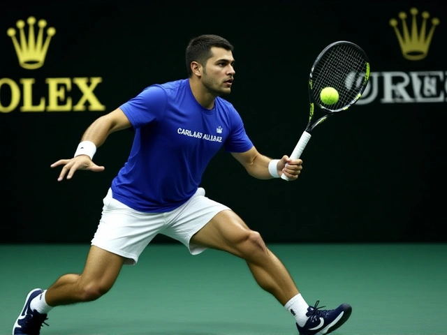 Alcaraz vence a Báez y avanza en el ATP 500 de Tokio pese a lesión